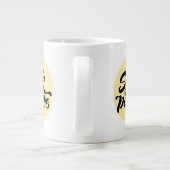 Blijf positief geel grote koffiekop (Achterkant)