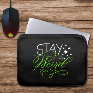 Blijf raar, nerd, introvert laptop sleeve