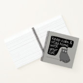 Blijf rustig en blijf thuis met uw kat notitieboek (Binnen)