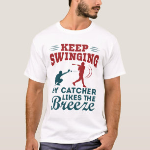 Blijf swingen grappige softbal pitcher speler coac t-shirt