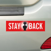 Blijf terug zwarte kat op rode bumpersticker (Op auto)