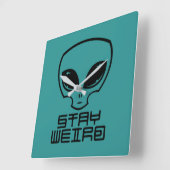 Blijf Weird Alien Hoofd Vierkante Klok (Hoek)