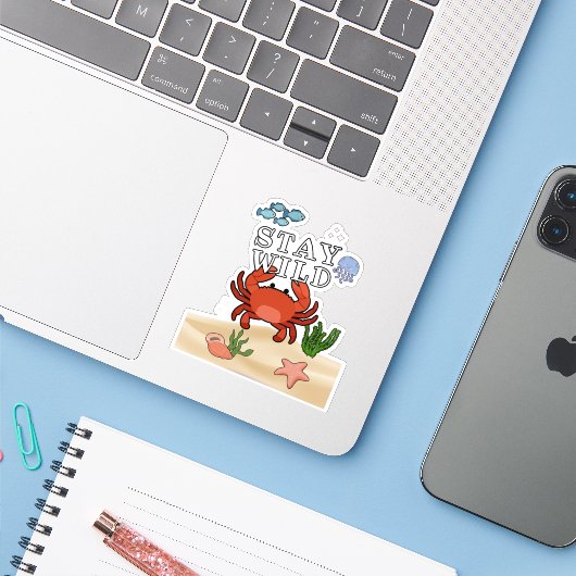 Blijf Wild Oceaan Onder De Zee Krab Sticker (Laptop met iPhone)