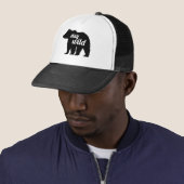 Blijf Wilde Beer Silhouet Trucker Pet (In situ)