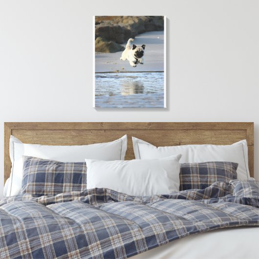 Blijgebaar Puggeltje dat langs de Oceaan springt Canvas Afdruk (Insitu (Slaapkamer))