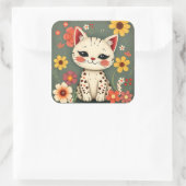 Blijte Gevlekte Kitten met Bloemen Vierkante Sticker (Tas)