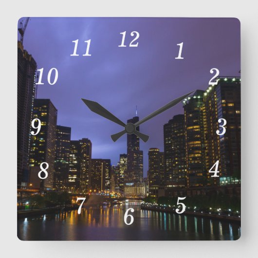 Bliksem boven de wandklok van de Chicago River (Voorkant)