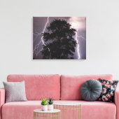 blikseminslag in de hemel achter een boom canvas afdruk (Insitu (Woonkamer))