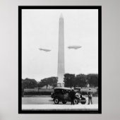 Blimps nabij het Washington Monument van 1924 Poster (Voorkant)