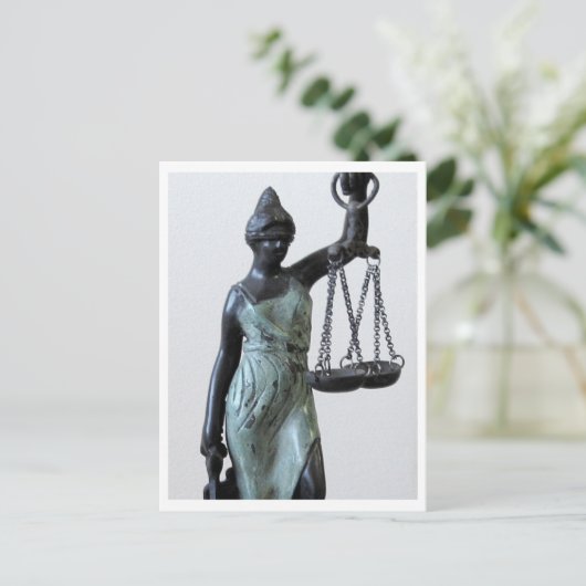 Blind lady of justice statue briefkaart (Staand voorkant)