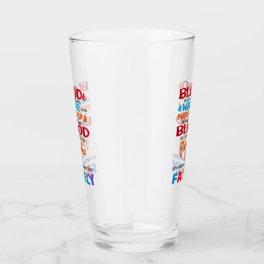 Bloed is dikker dan water maar mazelen glas (Rechts)