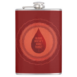 Bloed maakt geen familie heupfles