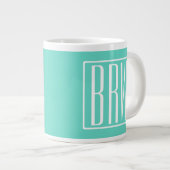Bloed modern 3 Initialen monogram | White on Aqua Grote Koffiekop (Voorkant rechts)