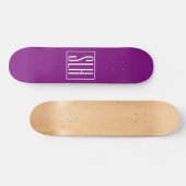 Bloed modern 3 Initialen monogram | Wit en Paars Persoonlijk Skateboard (Horizontaal)