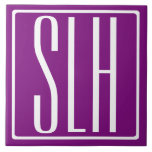 Bloed modern 3 Initialen monogram | Wit en Paars Tegeltje<br><div class="desc">Witte tekst en wit lijst op paars (verwisselbare achtergrondkleur).</div>