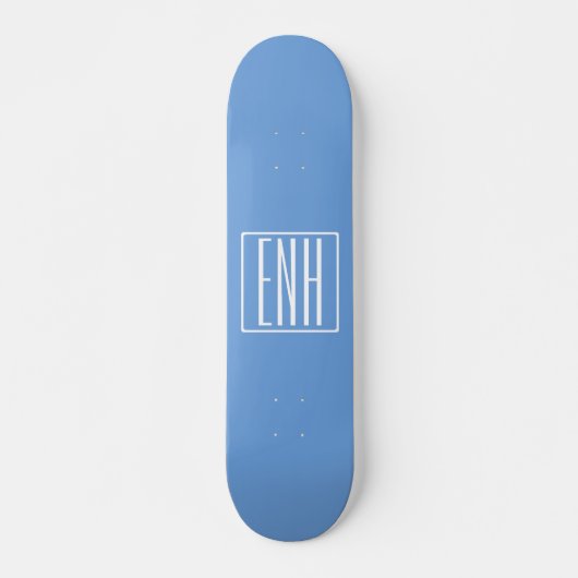 Bloed modern 3 Initialen monogram | Zacht blauw Persoonlijk Skateboard (Voorkant)