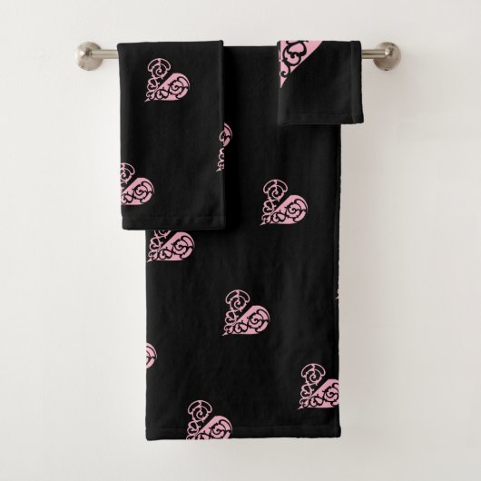 Bloed roze en zwarte Filigree Heart Towel Set Bad Handdoek (Insitu)