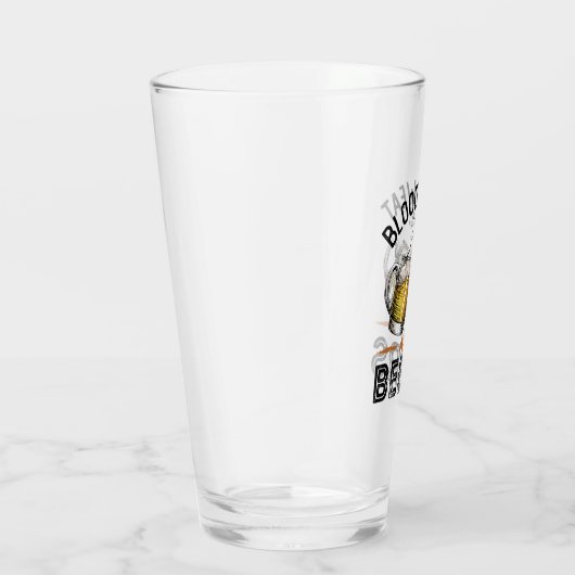 Bloedzout en bier in een drinkbak glas (Rechts)