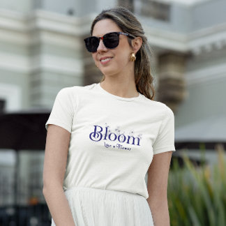 Bloeien als een Inspirerend bloemtypografie Tri-Blend Shirt