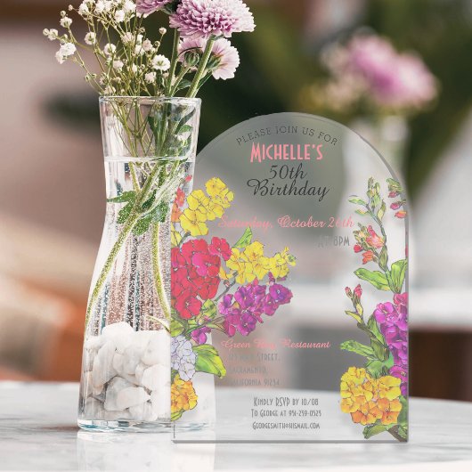 Bloeiende 50ste verjaardag transparante chic acryl uitnodigingen
