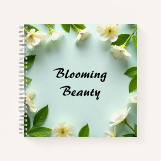 Bloeiende Beauty Notitieboek met witte bloemenontw