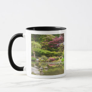 Bloeiende bloemen in de Japanse Tuin, Mok