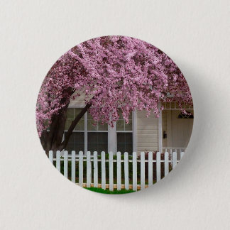 Bloeiende boom in de buitenwijken ronde button 5,7 cm