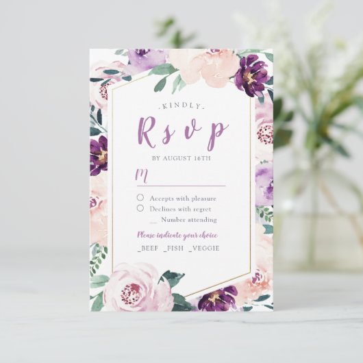 Bloeiende botanische paarse bloemenbruiloft RSVP (Staand voorkant)