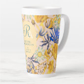 Bloeiende mystieke bloemenmonogram Beige Latte Mok (Rechterhoek)
