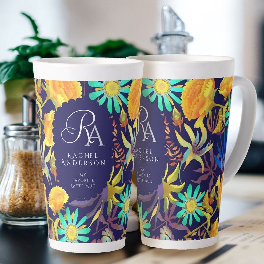 Bloeiende mystieke bloemenmonogram Navy Latte Mok