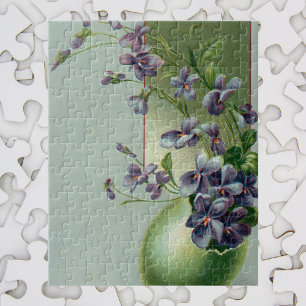  bloeiende paarse bloemen in een paasei legpuzzel