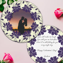 Bloeiende ronde valentijnskaart met een foto feestdagenkaart