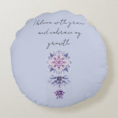 Bloeiende sereniteit Mandala ronde kussen (Achterkant)