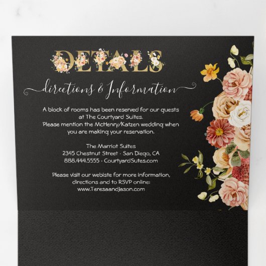 Bloeiende Tuin Bloemen Donker & Moody Wedding Drieluik Uitnodiging (Binnenzijde eerst)