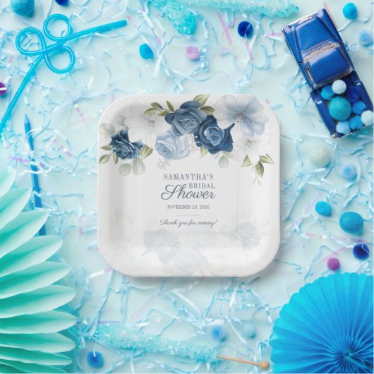 Bloeiende waterverf bloemen in blauw en wit papieren bordje (Feest)