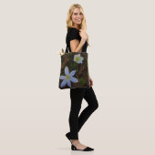 bloeit in het wit tote bag (Op model)