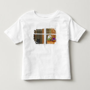 Bloem bij het raam, Sighisoara, Roemenië Kinder Shirts