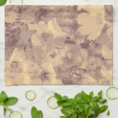Bloem- en bladcamouflage op beige theedoek (Gevouwen)