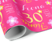 Bloem gepersonaliseerde de verjaardagsomslag van cadeaupapier (Rol Hoek)