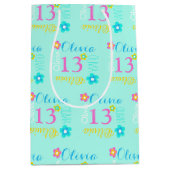 Bloem gepersonaliseerde naam leeftijd 13e verjaard medium cadeauzakje (Voorkant)