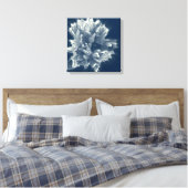 bloem in de nacht canvas afdruk (Insitu (Slaapkamer))