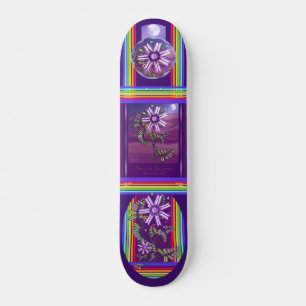 Bloem in het woestijnskateboard persoonlijk skateboard