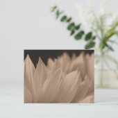 Bloem in sepia briefkaart (Staand voorkant)