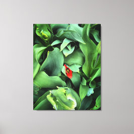 Bloem ondergedompeld in groen canvas afdruk