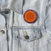 Bloem van levend/zonnig ontwerp ronde button 5,7 cm (In situ)