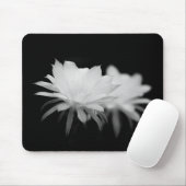 Bloem van zwarte en witte cactus muismat (Met muis)