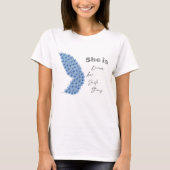 Bloem vlinder ze is droom liefde glimlach sterk t-shirt (Voorkant)