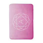 Bloemachtig geometrisch monogram | roze gearceerde badmat (Voorkant Verticaal)