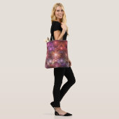 Bloembed van kleurrijke glanzende abstracte fracta tote bag (Op model)