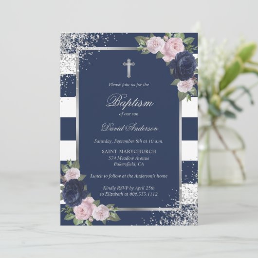 Bloemblauw Zilveren Kruis Elegante Doop Kaart (Staand voorkant)